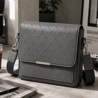 Sac bandoulière unisexe en cuir PU, sac à rabat carré, fermoir métallique, chaînes, étanche, large sangle rembourrée, logo personnalisé, OEM ODM, faible coût