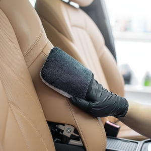 Guanto Professionale in Microfibra per Dettagli Interni Auto, Spazzola a Spirale per Pulizia Efficace di Sedili in Pelle e Tappezzeria - Product Image 4