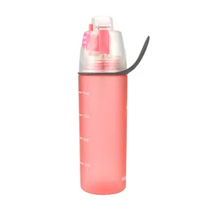 550ml 19oz bouteille d'eau rouge givré marqueur de capacité bouteille d'eau en plastique étanche sport vaporisateur bouteille d'eau avec brouillard de pulvérisation