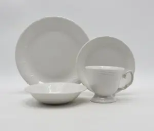 Europeo puro bianco e impeccabile viti in rilievo cinque pezzi Set stoviglie in ceramica