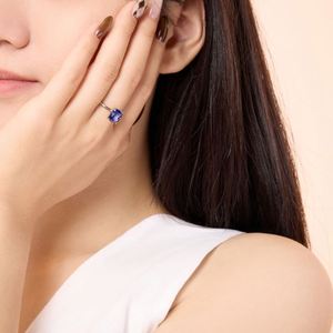 เครื่องประดับดีแลม ไฟน์ จิวเวลรี่ ขายส่ง เงินแท้ 925 ประดับพลอยแซฟไฟร์สีน้ำเงิน 2.5 กะรัต คิวบิกเซอร์โคเนีย 5A สำหรับผู้หญิง เครื่องประดับเสริมสวย แหวนสวยๆ สำหรับใช้ในชีวิตประจำวัน - Product Image 2
