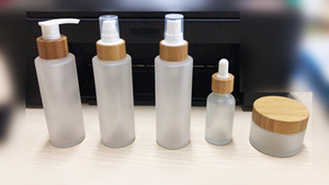 Vasetti in Vetro all'Ingrosso 30ml 40ml 50ml 60ml 80ml 100ml 120ml 150ml, Flacone Spray in Vetro Satinato Trasparente, Flacone con Pompa, Coperchio in Bambù - Product Image 4