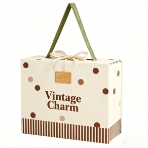 Caja <span class=keywords><strong>de</strong></span> Regalo <span class=keywords><strong>de</strong></span> Moda al por Mayor, Personalización <span class=keywords><strong>de</strong></span> Cajas <span class=keywords><strong>de</strong></span> Regalo para Ceremonias, Impresión <span class=keywords><strong>de</strong></span> Tamaño y <span class=keywords><strong>Marca</strong></span>, Caja <span class=keywords><strong>de</strong></span> Regalo para Damas <span class=keywords><strong>de</strong></span> Honor con Asa Magnética - Product Image 1