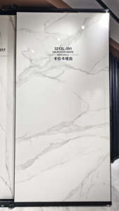 Offre Spéciale – Dalles de Porcelaine Haute Brillance 1600x3200mm Effet Marbre Blanc Karakata avec Veines, Résistantes aux Acides et Antidérapantes pour Cuisine, Aménagement Paysager et Hall - Product Image 3