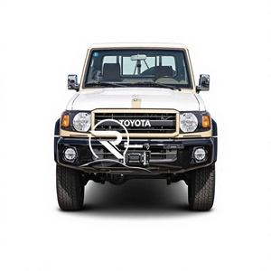 Land Cruiser LC79 Pickup 2022 4.2L 4x4 Diesel Cabina Singola 6 Posti Cerchi R18 Aria Condizionata Manuale Guida a Sinistra Sedili in Pelle Alluminio - Product Image 1