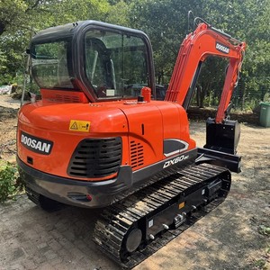 Excavatrice d'occasion pas chère Doosan DX60, mini-pelle de 6 tonnes adaptée à la ferme, en stock, moteur d'origine, cabine climatisée, CE/EPA - Product Image 1