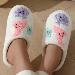 Nouvelles pantoufles d'hiver douces en peluche personnalisées pour intérieur/extérieur, motif fruits, avec fonction massage, logo personnalisé, réponse rapide - Product Image 4