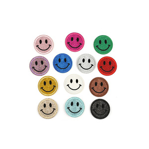 Ucuz işlemeli giyim çanta dekorasyon için sıcak eritme yapışkan yuvarlak Glitter yüz yama Diy konfeksiyon nakış yamalar - Product Image 1