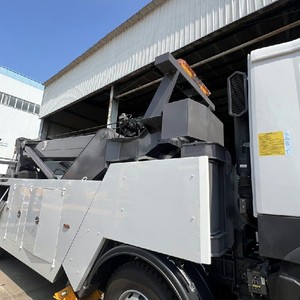Camion de dépannage rotatif HOWO 8x4 pour le sauvetage routier et les entreprises de location, grue de récupération robuste, capacité de remorquage élevée - Product Image 3