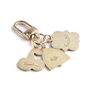 พวงกุญแจคุณภาพสูงทำจากสังกะสีอัลลอยพร้อมจี้รูปเชอร์รี่หรูหราดีไซน์สุดสร้างสรรค์ไม่เหมือนใคร - Product Image 5