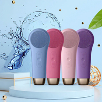 Brosse nettoyante faciale en silicone souple 2-en-1 et appareil exfoliant ultrasonique pour un nettoyage en profondeur des pores et une meilleure absorption des sérums