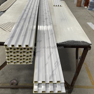 Panneau mural intérieur cannelé feuille de Pvc marbre blanc bois 3d panneau mural Wpc panneaux revêtement mural Foshan fabricants - Product Image 4
