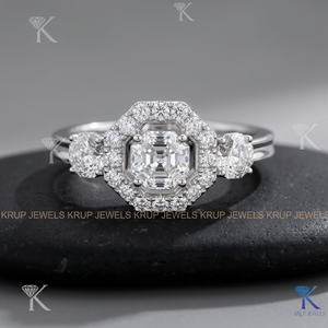 แหวนหมั้นเพชรทรงหกเหลี่ยม 3 เม็ด ประดับรอบเพชร 100% ทองคำแท้ KRUP JEWELS ดีไซน์ทันสมัย - Product Image 2