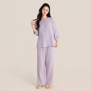 Pijamas de crepé de doble capa para parejas, otoño y primavera, <span class=keywords><strong>cuello</strong></span> redondo, cárdigan liso, ropa de casa suave, ropa de dormir unisex de algodón puro - Product Image 4