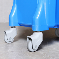 Seau à serpillière flexible en plastique commercial avec essoreur à pression descendante