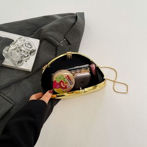 Sac de soirée en acrylique pour femme, pochette en forme de coquillage, grand format, à porter à l'épaule ou en bandoulière, collection Printemps 2025 - Product Image 4