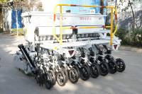 Semoir mécanique combiné avec boîte de vitesses et herse rotative pour tracteurs de 100 à 150 CV, haute productivité