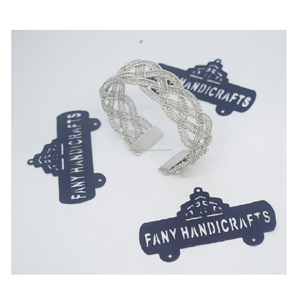 Bracelet en laiton gravé à la main avec motif floral, collection Zodiaque, octobre 2026 - Product Image 6