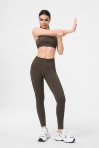 Conjunto de Dos Piezas: Sujetador Deportivo Cómodo y Pantalones Deportivos de Cuello Ancho - Product Image 3