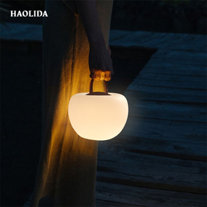 Luminária de Mesa LED Moderna à Prova d'Água para Exterior, Simples, Sem Fio, Proteção Ocular Quente para Mesa de Jantar, Quarto e Camping - Product Image 1