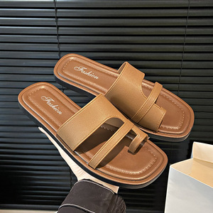 Pantoufles pour femmes, élégantes et polyvalentes, pantoufles de plage pour l'été, adaptées à une utilisation en extérieur avec design antidérapant - Product Image 3