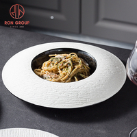 Assiettes de table en céramique, forme chapeau, noir mat et blanc, design unique, écologiques, durables, pour service alimentaire, vaisselle de restaurant occidental