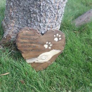 Pierre commémorative pour animaux de compagnie en forme de cœur avec empreinte de patte et <span class=keywords><strong>poème</strong></span>, plaque de <span class=keywords><strong>jardin</strong></span> pour la perte et la mémoire, décoration en résine gravée pour la tombe d'un animal de compagnie - Product Image 4
