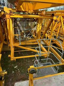 Grue à tour chinoise d'occasion de 10 tonnes WA6017-8 avec moteur, boîte de vitesses et pompe – Meilleur prix - Product Image 2