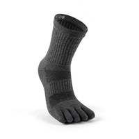 Chaussettes de sport OEM en gros à cinq doigts en coton absorbant la transpiration, couleur unie, pour femme, chaussettes longues à doigts séparés pour l'extérieur