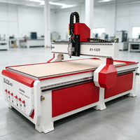 Routeur CNC à servomoteur, machine de découpe CNC 1300*2500mm pour le travail du bois, le MDF, l'acrylique, le PVC, le moulage de panneaux en mousse