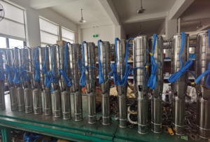 <span class=keywords><strong>Pompe</strong></span> submersible pour forage FLY 72V <span class=keywords><strong>600W</strong></span> AC/DC 4PSS7.0/40-72/600-H, petit <span class=keywords><strong>d</strong></span>ébit, hauteur de refoulement 40m, <span class=keywords><strong>pompe</strong></span> solaire pour l'<span class=keywords><strong>arrosage</strong></span> des petites exploitations domestiques - Product Image 3