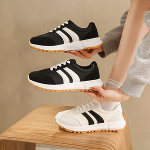 Nuove <span class=keywords><strong>Scarpe</strong></span> Sportive da <span class=keywords><strong>Donna</strong></span> 2026, <span class=keywords><strong>Scarpe</strong></span> Versatili per Ragazze, Sneakers Casual con Lacci per Studentesse, <span class=keywords><strong>Bianche</strong></span> e Nere, Taglie 36-42 - Product Image 1