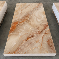 Panneau mural en marbre PVC ignifuge de classe B1, flexible, léger, finition brillante blanc Carrara, aspect Calacatta Gold