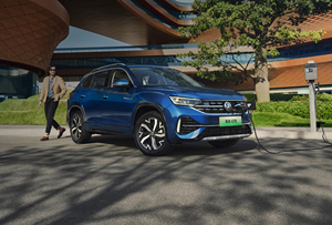 Volkswagen Tayron 200TSI DSG 2023, Auto Usado - Auténtica Línea de Producción Alemana, Rendimiento Estable para Uso Diario - Product Image 3