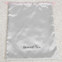 Promotion blanc Satin cordon cheveux paquet perruque emballage sac à poussière Logo personnalisé imprimé soie Satin pochette cadeau pour cheveux Lingerie