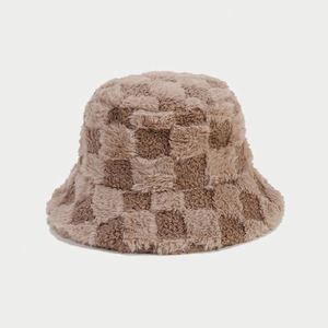 Chapeaux d'hiver en fourrure à carreaux pour femmes, style pêcheur, en peluche, en gros et en stock - Product Image 5