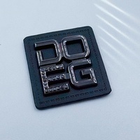 Écussons personnalisés en métal et cuir écologiques, logo en relief 3D, découpe au laser, impression numérique, étiquette multi-motifs pour vêtements