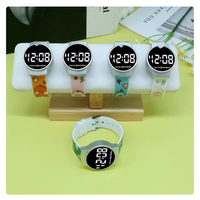 Jam Tangan Digital Plastik LED Minimalis Desain Kreatif Motif Kartun Baru 2026 untuk Pelajar Anak-anak Unisex Laki-laki Perempuan