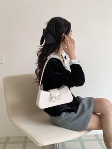 <span class=keywords><strong>Borsa</strong></span> a Mano da Donna Novità Primavera 2025 con Design a Fiocco, <span class=keywords><strong>Borsa</strong></span> Tote alla Moda in <span class=keywords><strong>Morbida</strong></span> <span class=keywords><strong>Pelle</strong></span> PU di Alta Qualità, <span class=keywords><strong>Borsa</strong></span> a Spalla - Product Image 6