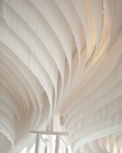 Excelentes Decoraciones de Tul de Fibra para Bodas y Grandes Eventos para Decoración de Techos en Restaurantes, Teatros y Salones - Product Image 2