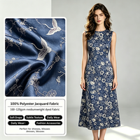 Tissu jacquard en polyester durable de poids moyen, personnalisable en usine, avec de beaux motifs pour robes et tenues formelles féminines
