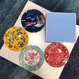 European-Style Gold Bone China Dishes 4-Color Under-Glazed Painted Ceramic Plates Hot Sale for Weddings-the Beauty Territory - Product Image 1