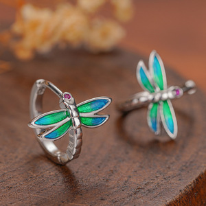 Pendientes de libélula para mujer, pendientes de uso diario con forma de insecto Mori, accesorios para las orejas con estilo fresco y natural. - Product Image 4