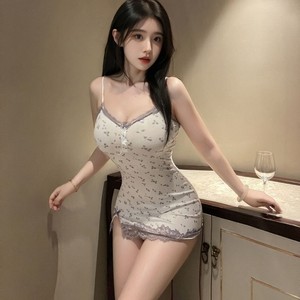 Robe de nuit à imprimé floral avec garniture en dentelle, bretelles spaghetti, robe moulante, vêtements de nuit sexy pour femmes, tissu satiné, coupe ajustée - Product Image 4