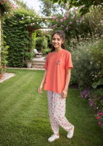 Özelleştirilebilir kız pijama Set sevimli baskılı yumuşak nefes rahat renkli süt ipek kısa kollu pantolon ev ODM/OEM - Product Image 2