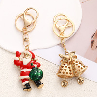 Porte-clés de Noël en émail, alliage de zinc, pendentif Père Noël, chaussette de neige, clochette, breloque de sac, porte-clés de Noël personnalisé