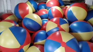 Ballon de plage géant gonflable en PVC pour le jeu de lancer de football, idéal pour les événements sportifs et aquatiques de la <span class=keywords><strong>Coupe</strong></span> <span class=keywords><strong>du</strong></span> <span class=keywords><strong>Monde</strong></span> - Product Image 6