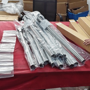 Poteau <span class=keywords><strong>de</strong></span> guidage portable en acier inoxydable pour la gestion des foules en exposition et événements - Product Image 5