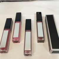 Tubo de Brillo Labial con Luz Led y Espejo Brillo Líquido Mate al por Mayor con Logo Personalizado