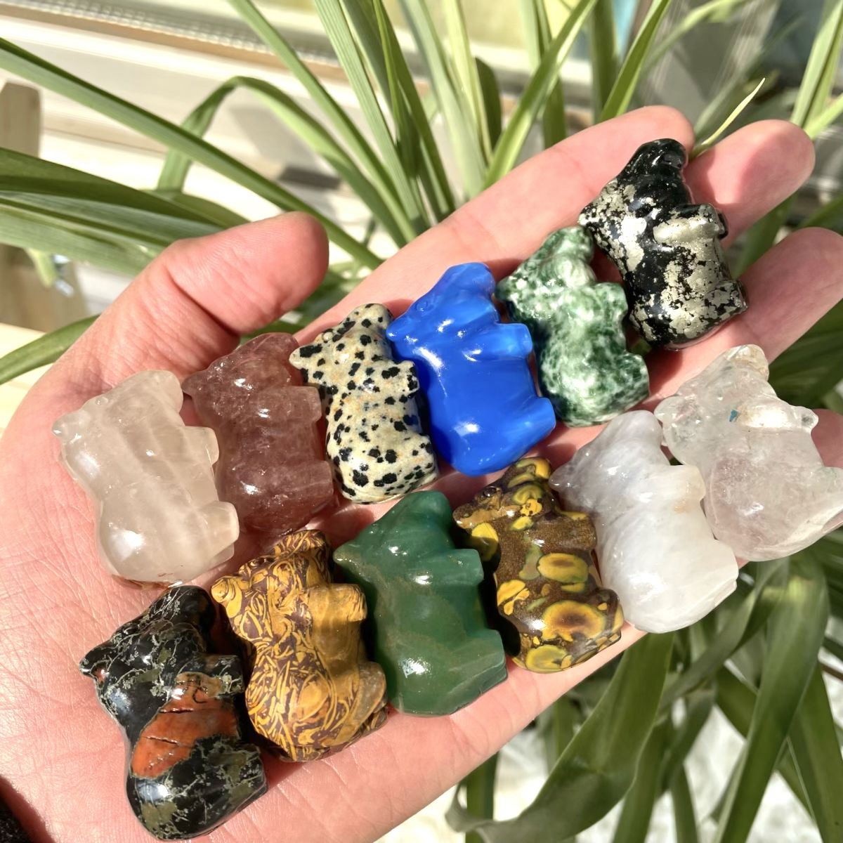 Bulk Wholesale Natural Crystal Carving Mini Crystal Carvings Mini